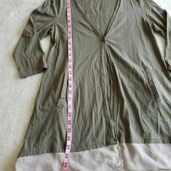 Logo Instant Chic 3/4 Sleeve Light Open Front Top - Picture 6 of 6